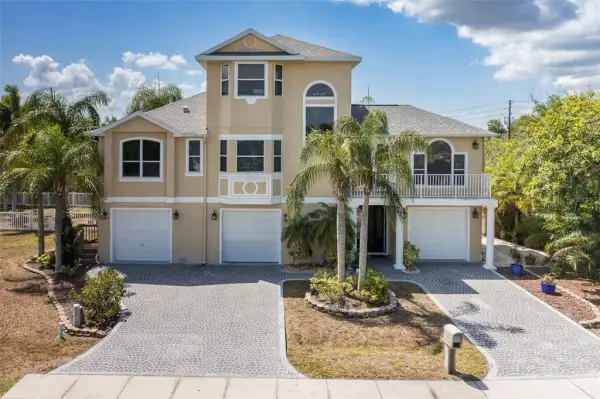 3020 Sheppards Crook Court, Holiday, FL, 34691