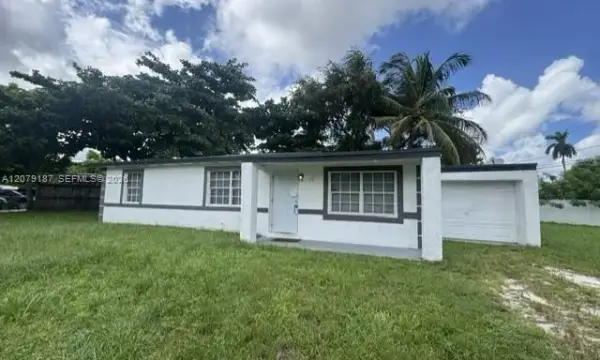 43 Newton Road, West Park, FL 33023