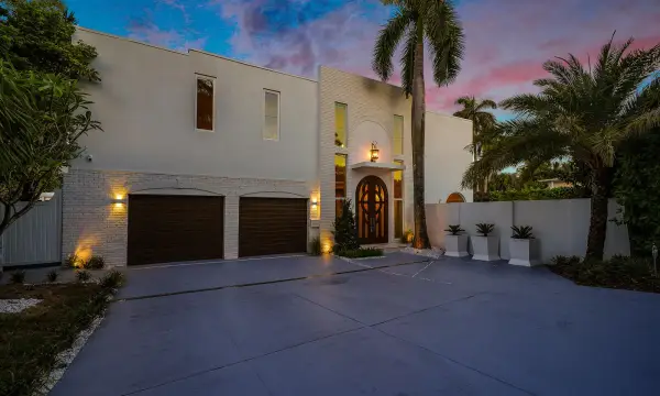 1020 SE 9th Avenue, Fort Lauderdale, FL 33316