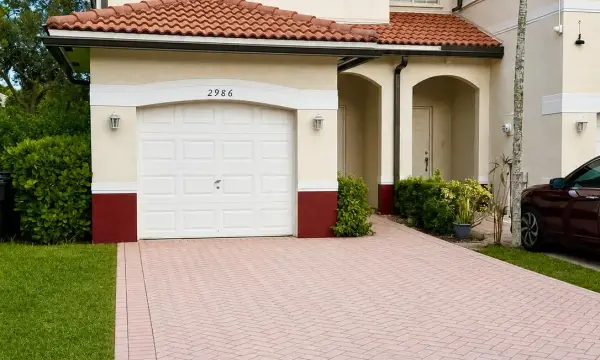 2986 NW 35th Avenue, Lauderdale Lakes, FL 33311