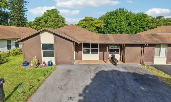 2075 SW 72nd Avenue, Davie, FL 33317