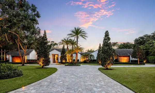 9 Country Road W, Village Of Golf, FL 33436