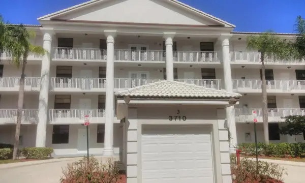 3710 Whitehall Drive 103, West Palm Beach, FL 33401
