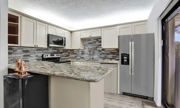 9993 NW 7th Street, Plantation, FL 33324