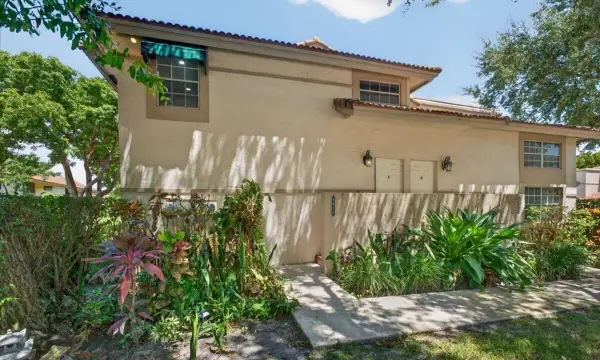 6611 Via Regina, Boca Raton, FL 33433
