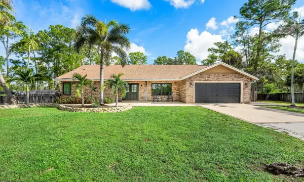 18429 Sycamore Drive W, Loxahatchee, FL 33470